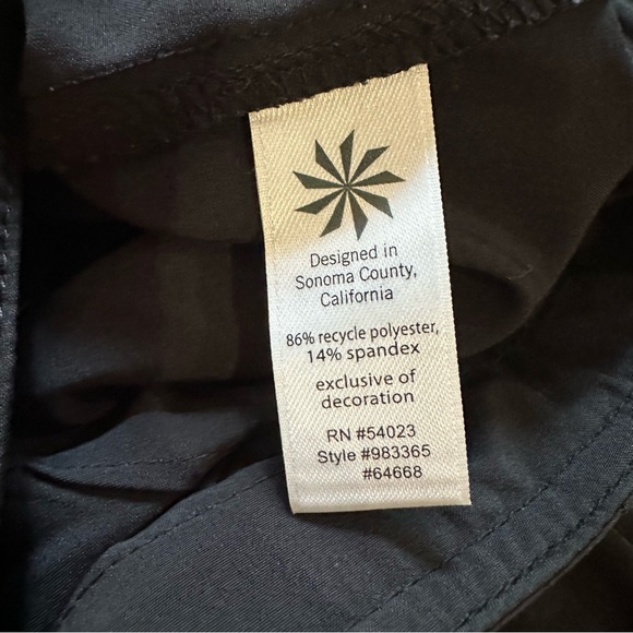 Athleta tennis skirt with built in shorts. Size 2 - Picture 2 of 8